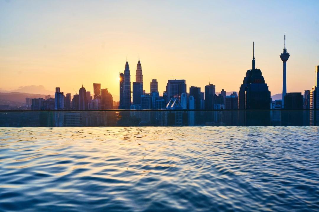 Regalia Suites Infinity Pool Kuala Lumpur Dış mekan fotoğraf