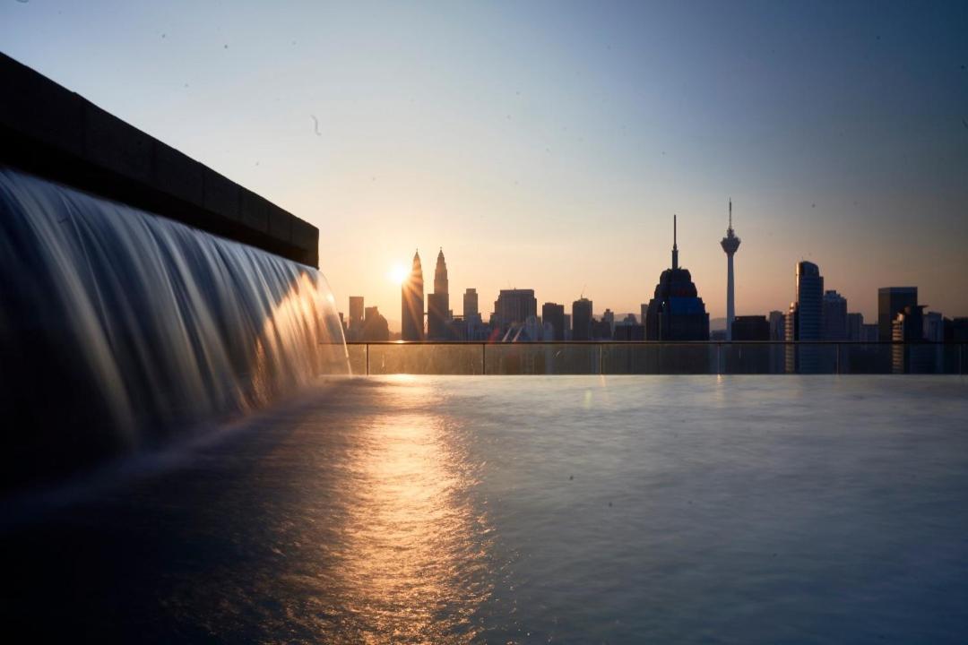 Regalia Suites Infinity Pool Kuala Lumpur Dış mekan fotoğraf