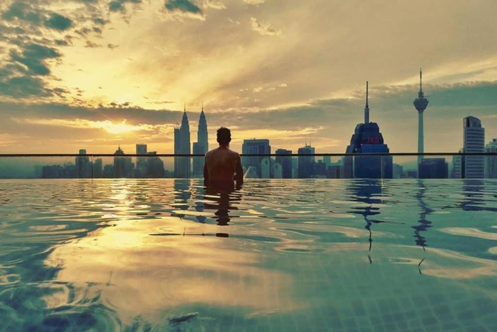Regalia Suites Infinity Pool Kuala Lumpur Dış mekan fotoğraf